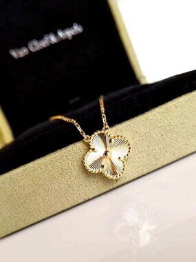 Van Cleef & Arpels necklace